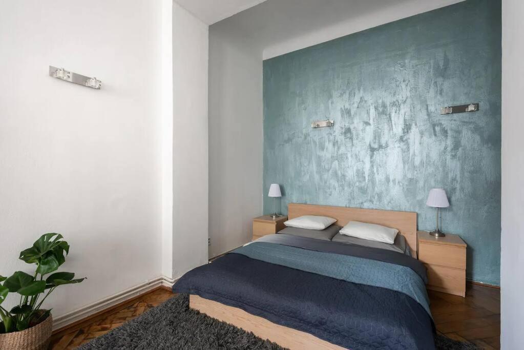 Spacious Apartment With Balcony At Wenceslas Sq Prague Ngoại thất bức ảnh