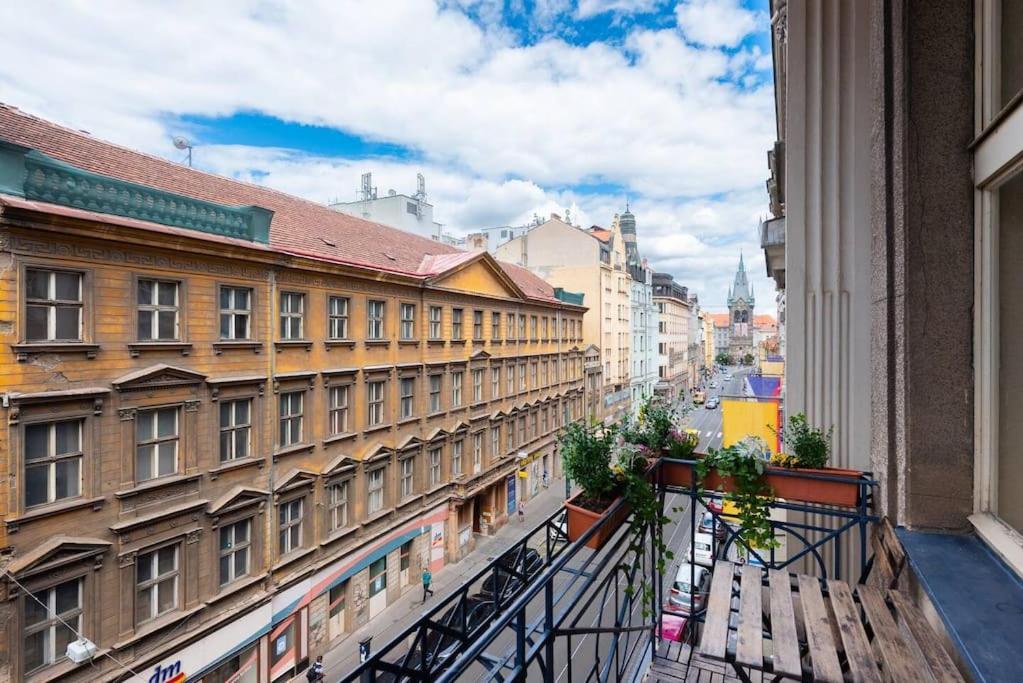 Spacious Apartment With Balcony At Wenceslas Sq Prague Ngoại thất bức ảnh