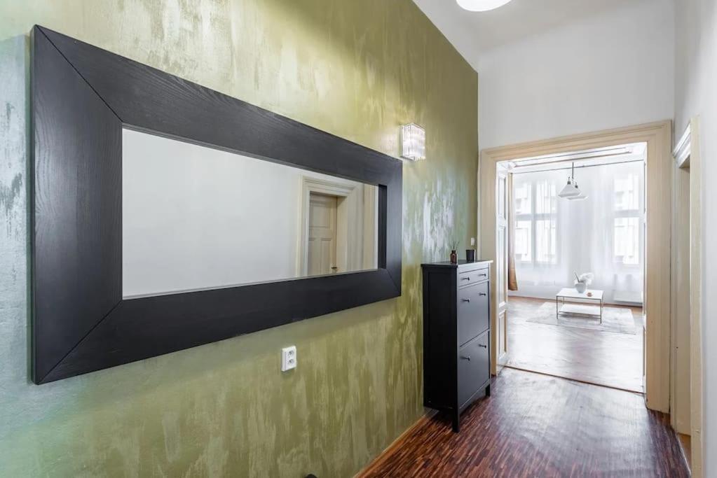 Spacious Apartment With Balcony At Wenceslas Sq Prague Ngoại thất bức ảnh