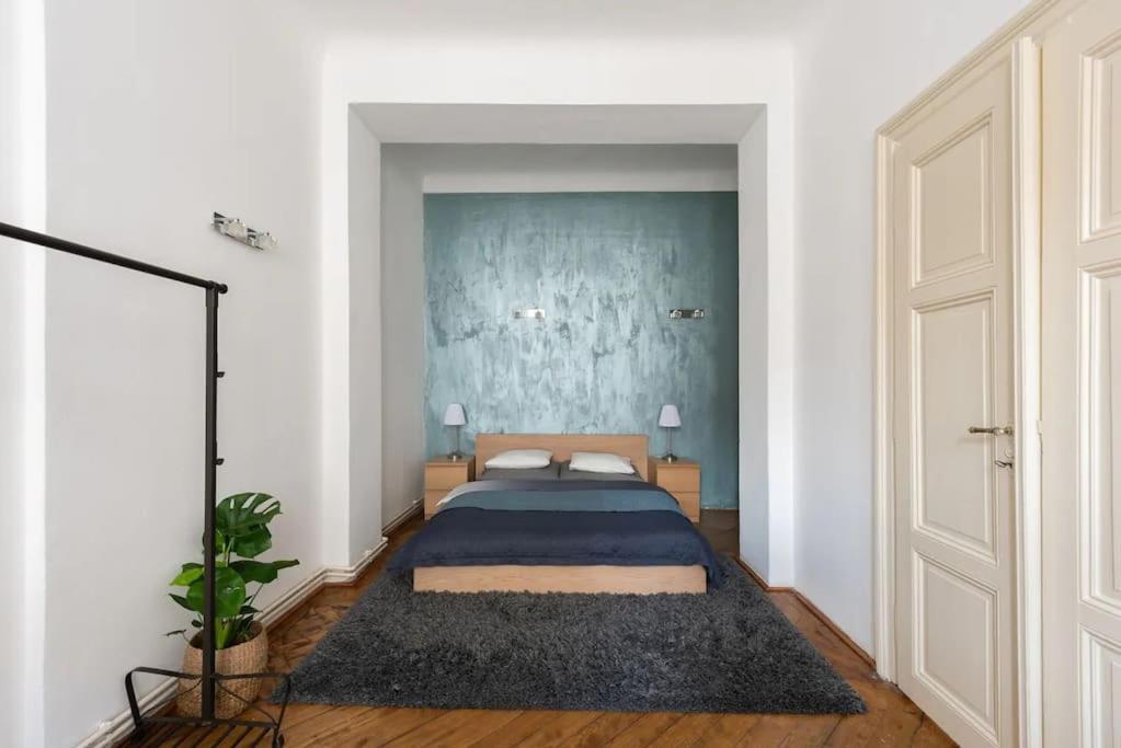 Spacious Apartment With Balcony At Wenceslas Sq Prague Ngoại thất bức ảnh